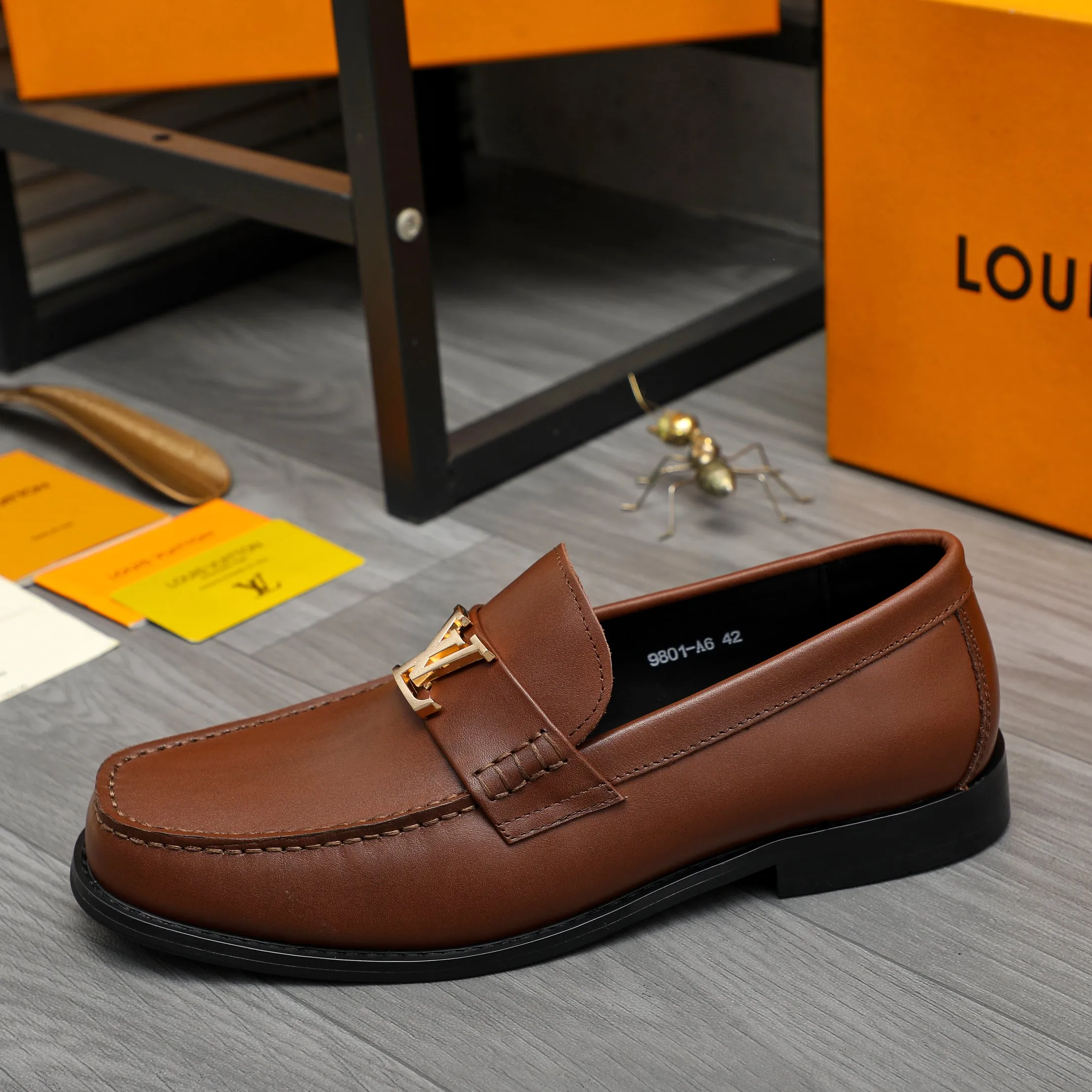 Men's shoes 💰p460 Product trademark: LV (Louis Vuitton) business slip-on leather shoes Regular size: 38-45 (45 is custom-made and non-returnable) Product materials: Selected high-quality cowhide upper, cowhide lining, original rubber outsole
